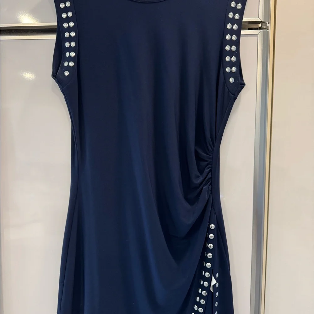 Frank Lyman Design Navy 2 pc set with capris pants with stud accents! - Picture 4 of 6